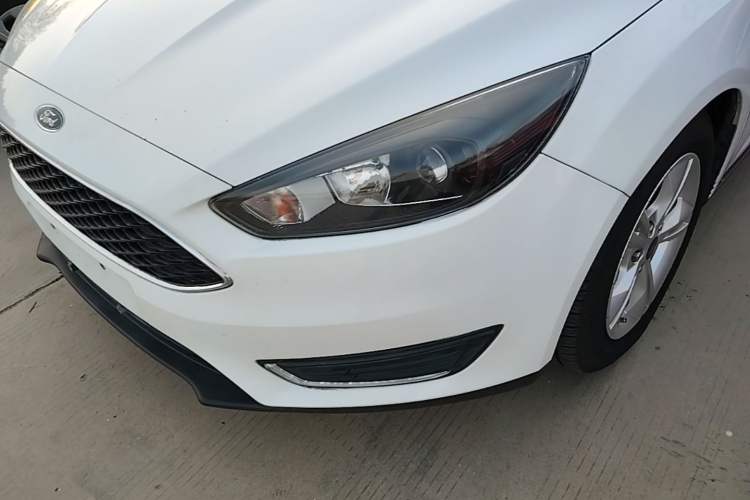 Used Ford Focus 2018 Hatchback Classic 1.6L Automatic Comfort Plus SmartDrive Edition Left Front Headlight