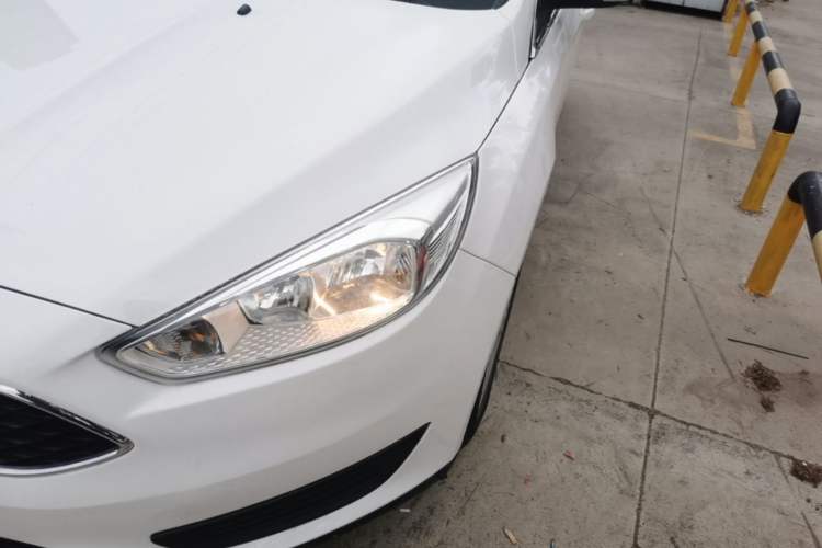 Used Ford Focus 2018 Hatchback Classic 1.6L Automatic Comfort Plus SmartDrive Edition Left Front Headlight