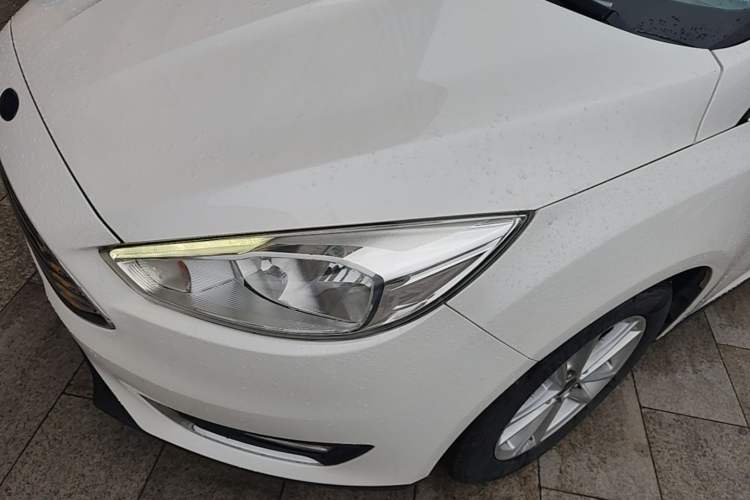 Used Ford Focus 2018 Sedan Classic EcoBoost 180 Automatic Elite Model Left Front Headlight