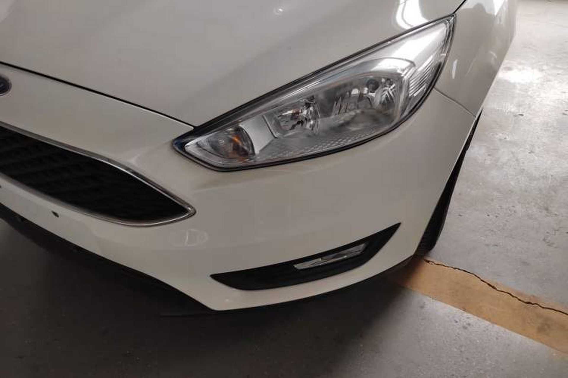 Used Ford Focus 2018 Hatchback Classic 1.6L Automatic Trendy SmartDrive Edition Left Front Headlight