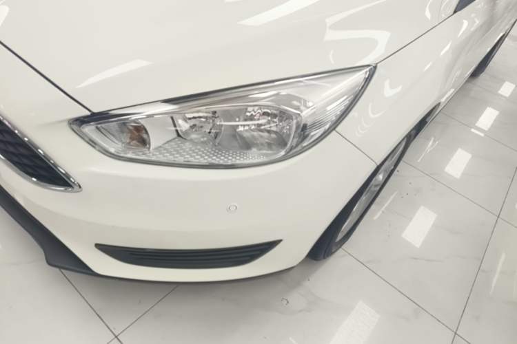 Used Ford Focus 2018 Hatchback Classic 1.6L Automatic Comfort Plus SmartDrive Edition Left Front Headlight