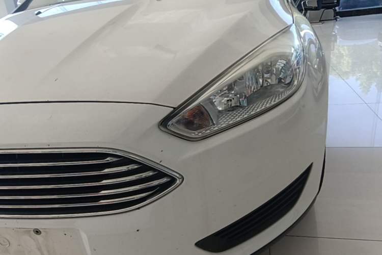 Used Ford Focus 2018 Sedan Classic 1.6L Automatic Comfort Plus Smart Drive Version Left Front Headlight