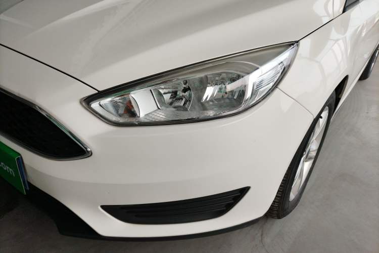 Used Ford Focus 2018 Hatchback Classic 1.6L Automatic Comfort Plus SmartDrive Edition Left Front Headlight