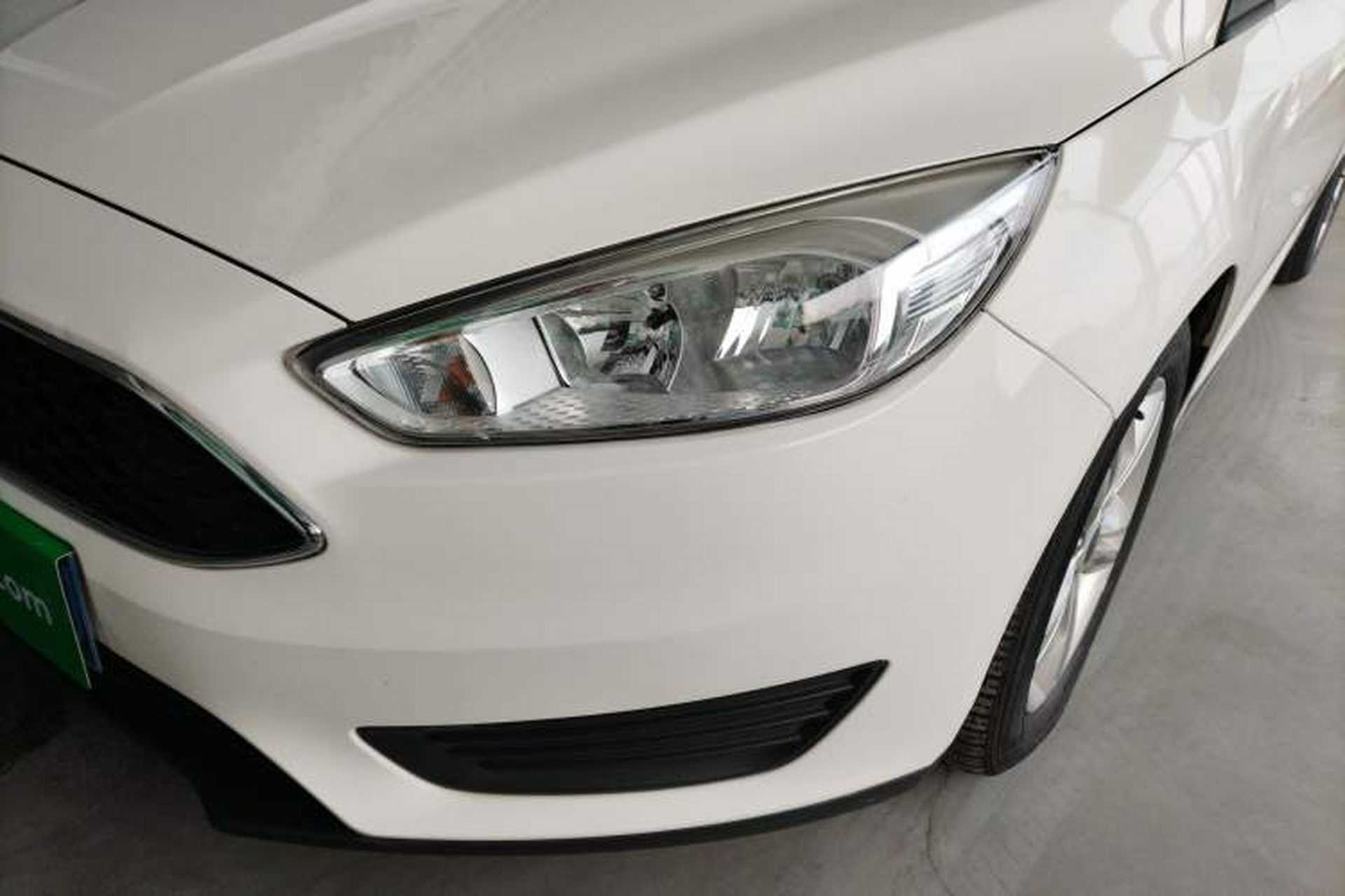 Used Ford Focus 2018 Hatchback Classic 1.6L Automatic Comfort Plus SmartDrive Edition Left Front Headlight