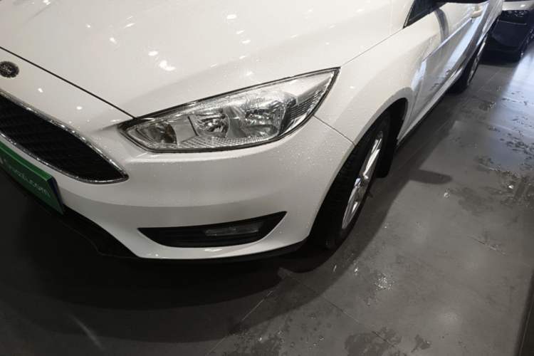 Used Ford Focus 2018 Hatchback Classic 1.6L Automatic Trendy SmartDrive Edition Left Front Headlight