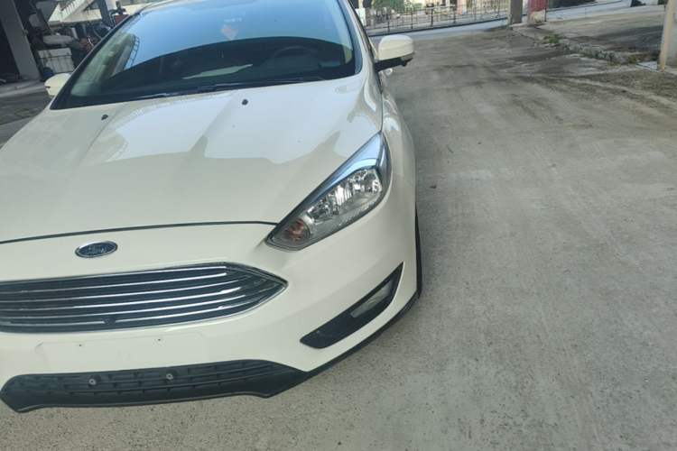 Used Ford Focus 2018 Sedan Classic 1.6L Automatic Trendy SmartDrive Edition Left Front Headlight