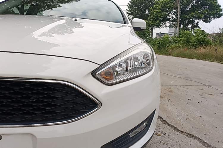 Used Ford Focus 2018 Hatchback Classic 1.6L Automatic Trendy SmartDrive Edition Left Front Headlight
