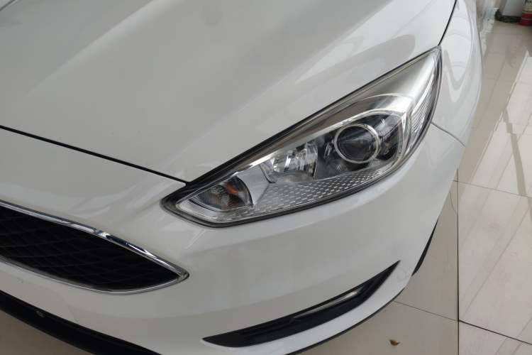 Used Ford Focus 2018 Hatchback Classic 1.6L Automatic Trendy SmartDrive Edition Left Front Headlight