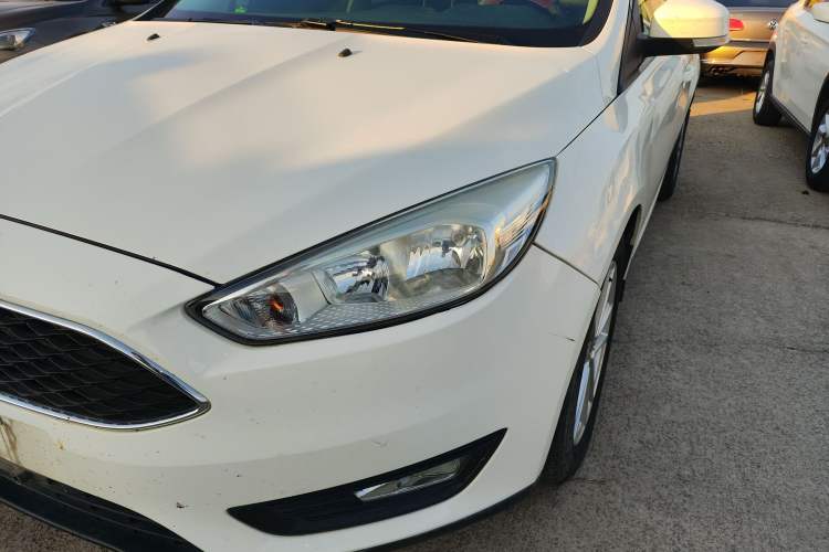 Used Ford Focus 2018 Two-Door Classic EcoBoost 125 Automatic Supercharged Style SmartDrive Edition Left Front Headlight