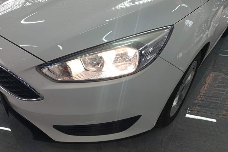 Used Ford Focus 2018 Hatchback Classic 1.6L Automatic Comfort Plus SmartDrive Edition Left Front Headlight