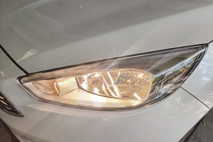 Used Ford Focus 2018 Sedan Classic EcoBoost 180 Automatic Elite Model Left Front Headlight