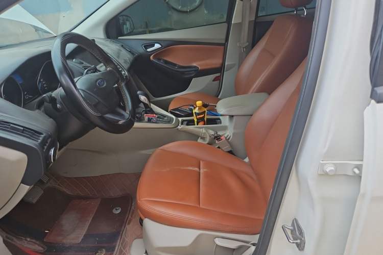 Used Ford Focus 2018 Sedan Classic 1.6L Automatic Comfort Plus Smart Drive Version Left Front Seat