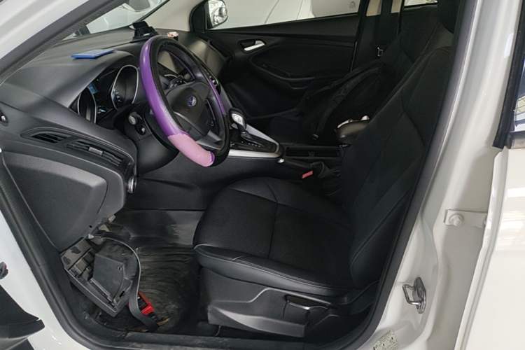 Used Ford Focus 2018 Hatchback Classic 1.6L Automatic Comfort Plus SmartDrive Edition Left Front Seat