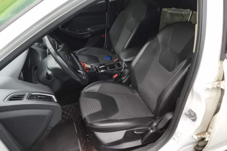 Used Ford Focus 2018 Sedan Classic EcoBoost 180 Automatic Elite Model Left Front Seat