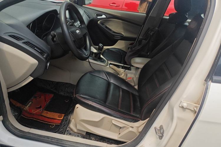 Used Ford Focus 2018 Sedan Classic 1.6L Manual Comfort Plus SmartDrive Edition Left Front Seat
