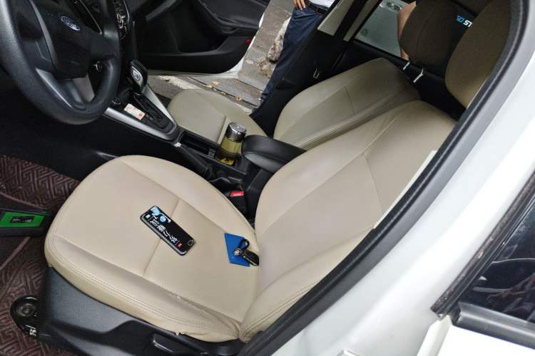 Used Ford Focus 2018 Hatchback Classic 1.6L Automatic Comfort Plus SmartDrive Edition Left Front Seat