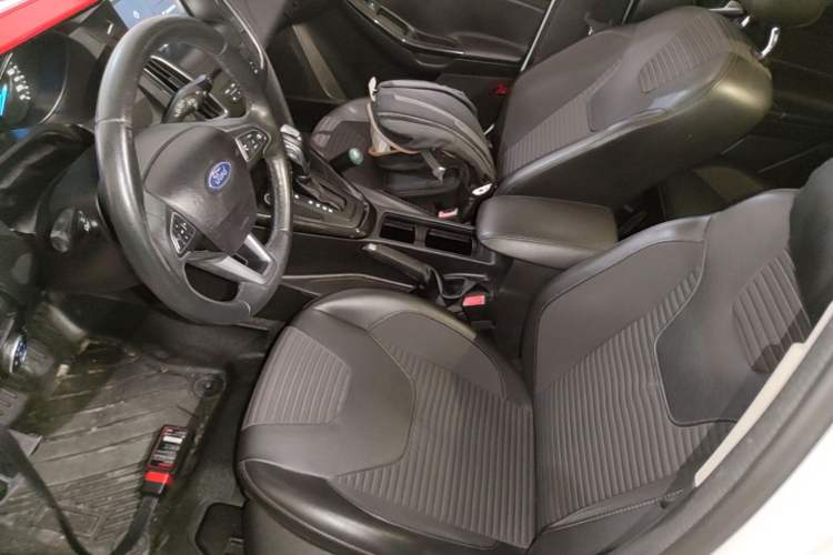 Used Ford Focus 2018 Hatchback Classic EcoBoost 180 Automatic Elite Model Left Front Seat