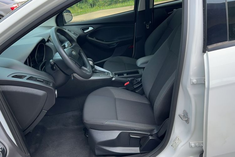 Used Ford Focus 2018 Hatchback Classic 1.6L Automatic Comfort Plus SmartDrive Edition Left Front Seat