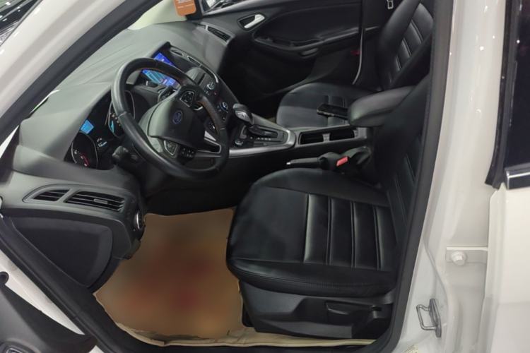 Used Ford Focus 2018 Hatchback Classic 1.6L Automatic Comfort Plus SmartDrive Edition Left Front Seat