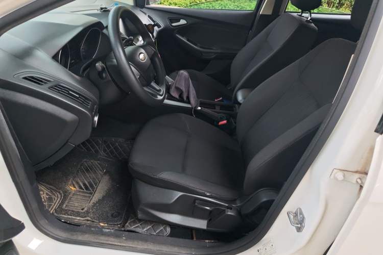 Used Ford Focus 2018 Hatchback Classic 1.6L Manual Comfort Plus SmartDrive Edition Left Front Seat