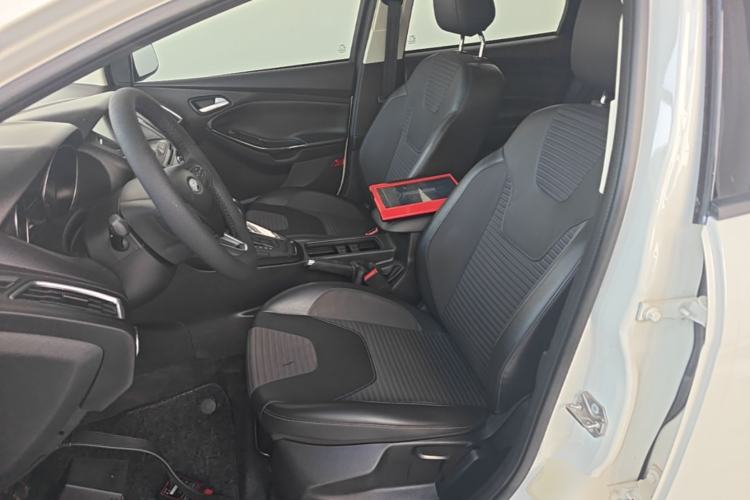 Used Ford Focus 2018 Two-Door Classic EcoBoost 125 Automatic Supercharged Style SmartDrive Edition Left Front Seat
