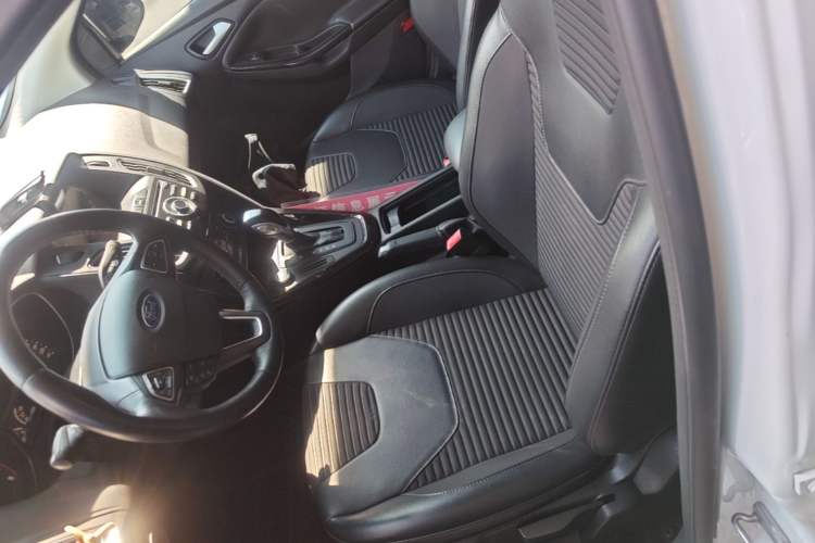 Used Ford Focus 2018 Hatchback Classic 1.6L Automatic Trendy SmartDrive Edition Left Front Seat