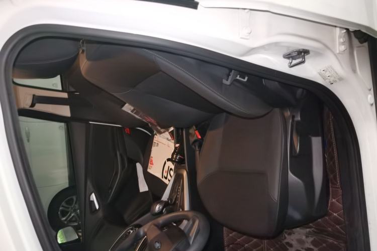 Used Ford Focus 2018 Hatchback Classic 1.6L Automatic Comfort Plus SmartDrive Edition Left Front Seat
