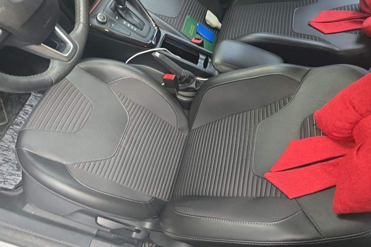 Used Ford Focus 2018 Hatchback Classic EcoBoost 180 Automatic Elite Model Left Front Seat