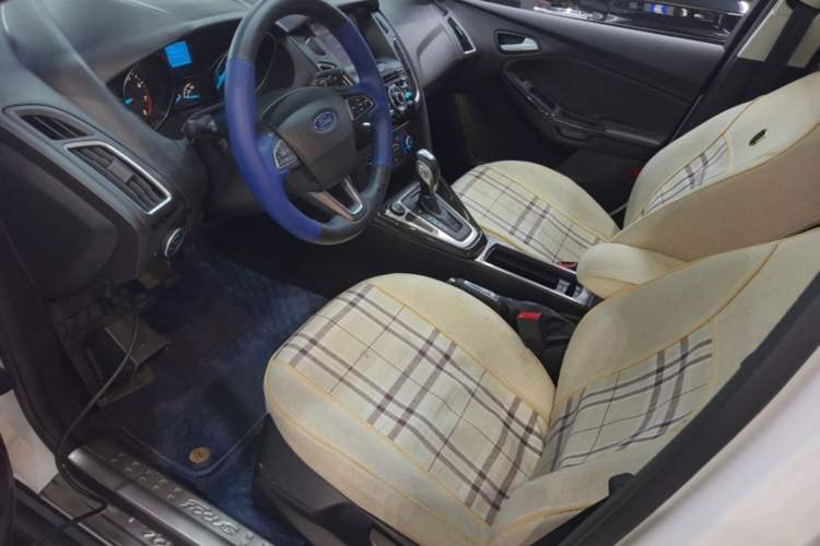 Used Ford Focus 2018 Hatchback Classic 1.6L Automatic Trendy SmartDrive Edition Left Front Seat