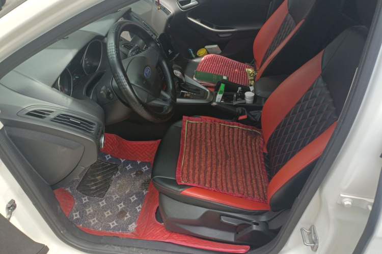 Used Ford Focus 2018 Hatchback Classic 1.6L Automatic Comfort Plus SmartDrive Edition Left Front Seat