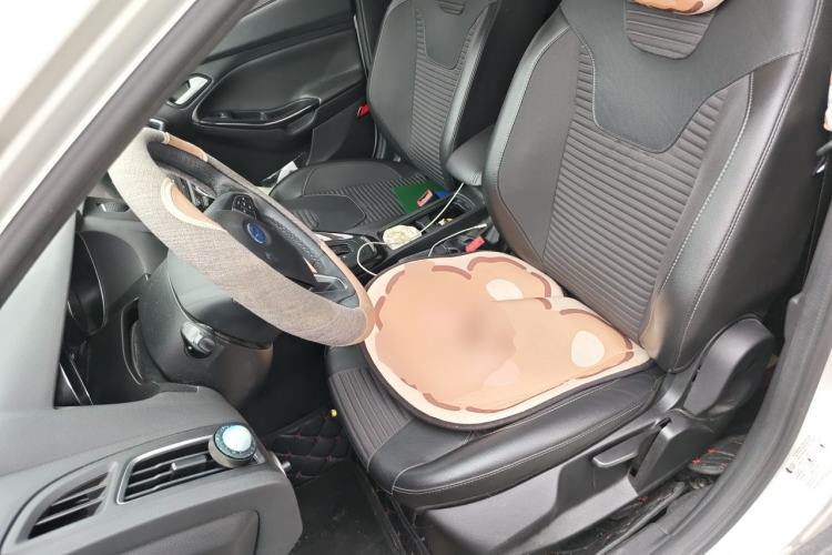 Used Ford Focus 2018 Sedan Classic 1.6L Automatic Trendy SmartDrive Edition Left Front Seat