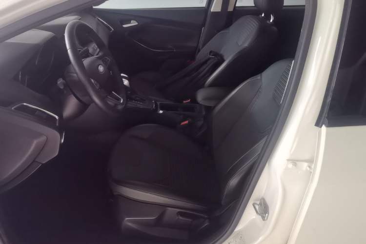 Used Ford Focus 2018 Sedan Classic 1.6L Automatic Trendy SmartDrive Edition Left Front Seat