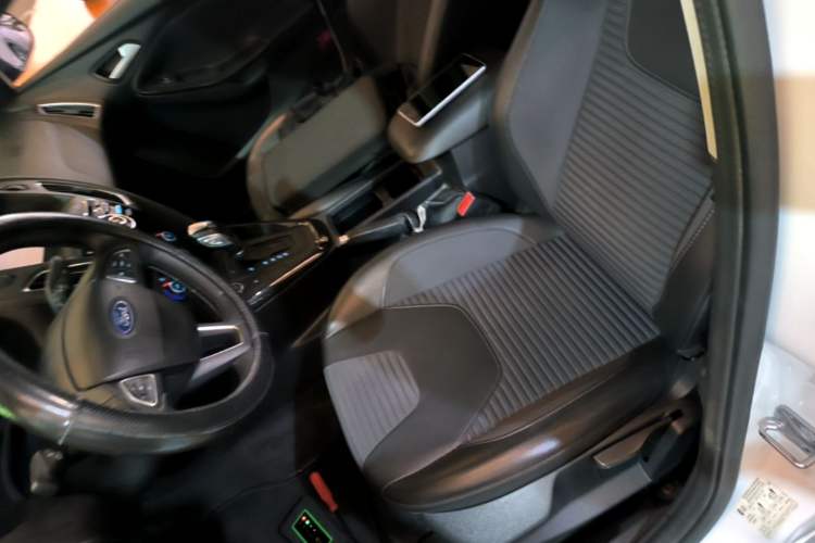 Used Ford Focus 2018 Two-Door Classic EcoBoost 125 Automatic Supercharged Style SmartDrive Edition Left Front Seat