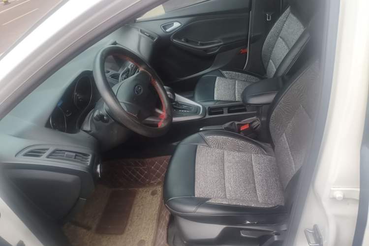 Used Ford Focus 2018 Hatchback Classic 1.6L Automatic Comfort Plus SmartDrive Edition Left Front Seat