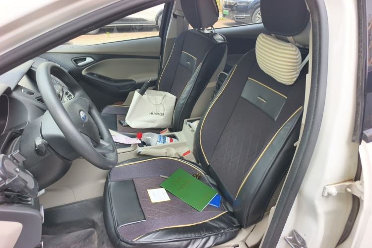 Used Ford Focus 2018 Sedan Classic 1.6L Automatic Comfort Plus Smart Drive Version Left Front Seat