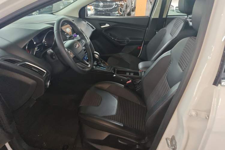 Used Ford Focus 2018 Hatchback Classic EcoBoost 180 Automatic Elite Model Left Front Seat