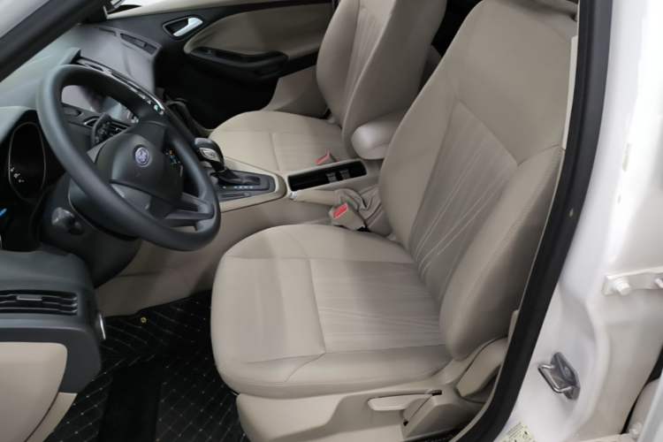 Used Ford Focus 2018 Sedan Classic 1.6L Automatic Comfort Plus Smart Drive Version Left Front Seat