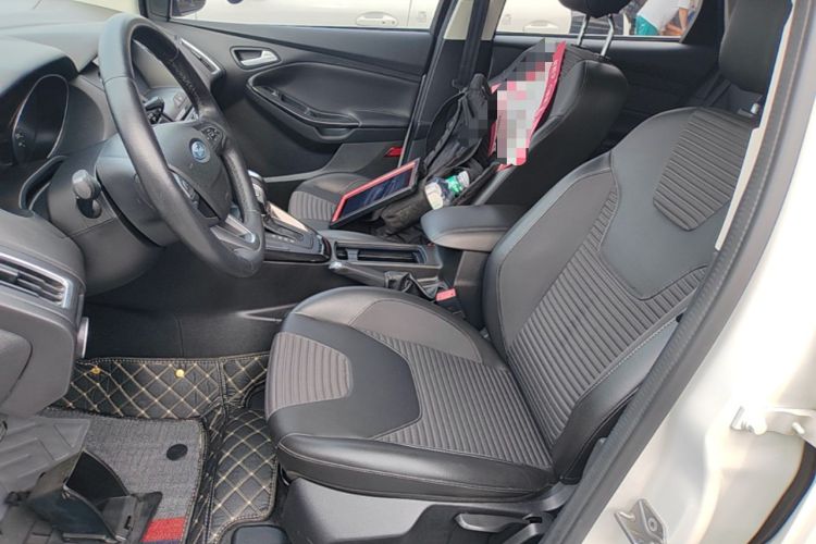 Used Ford Focus 2018 Hatchback Classic 1.6L Automatic Trendy SmartDrive Edition Left Front Seat