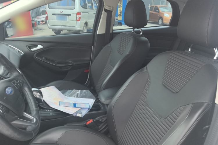 Used Ford Focus 2018 Sedan Classic 1.6L Automatic Trendy SmartDrive Edition Left Front Seat