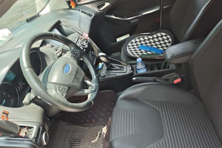 Used Ford Focus 2018 Hatchback Classic 1.6L Automatic Trendy SmartDrive Edition Left Front Seat