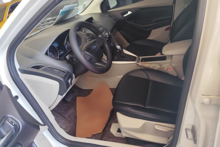 Used Ford Focus 2018 Sedan Classic 1.6L Automatic Comfort Plus Smart Drive Version Left Front Seat