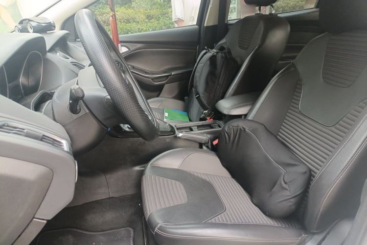 Used Ford Focus 2018 Sedan Classic 1.6L Automatic Trendy SmartDrive Edition Left Front Seat