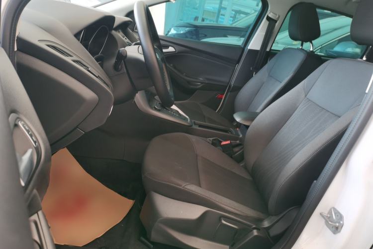 Used Ford Focus 2018 Hatchback Classic 1.6L Automatic Comfort Plus SmartDrive Edition Left Front Seat