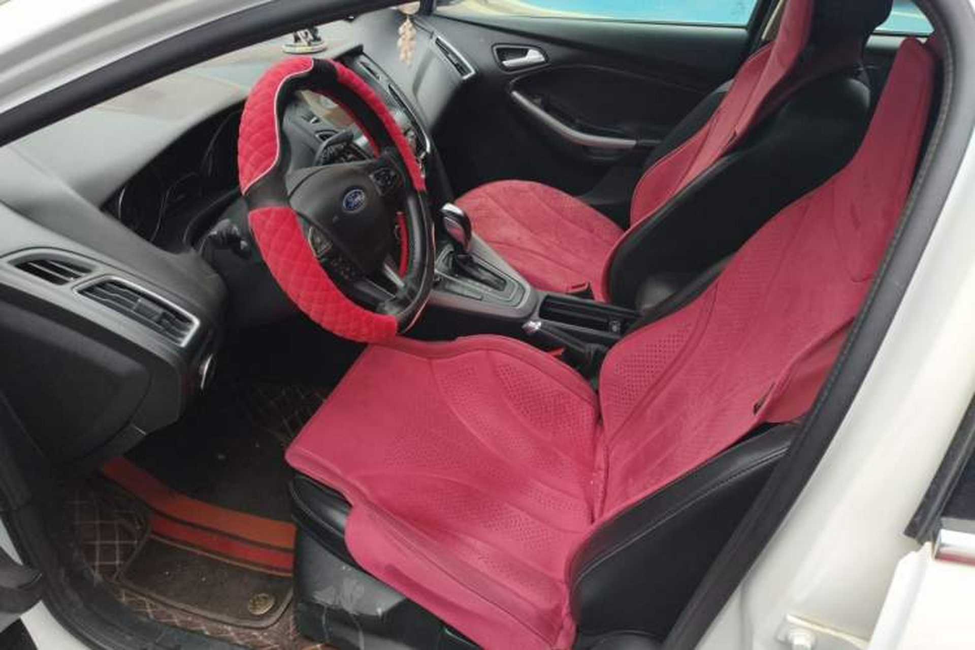 Used Ford Focus 2018 Hatchback Classic EcoBoost 180 Automatic Sport Edition Left Front Seat