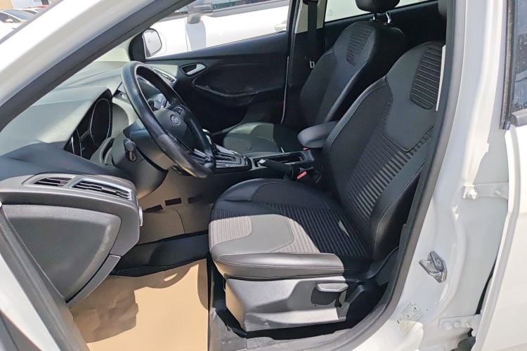 Used Ford Focus 2018 Hatchback Classic 1.6L Automatic Trendy SmartDrive Edition Left Front Seat