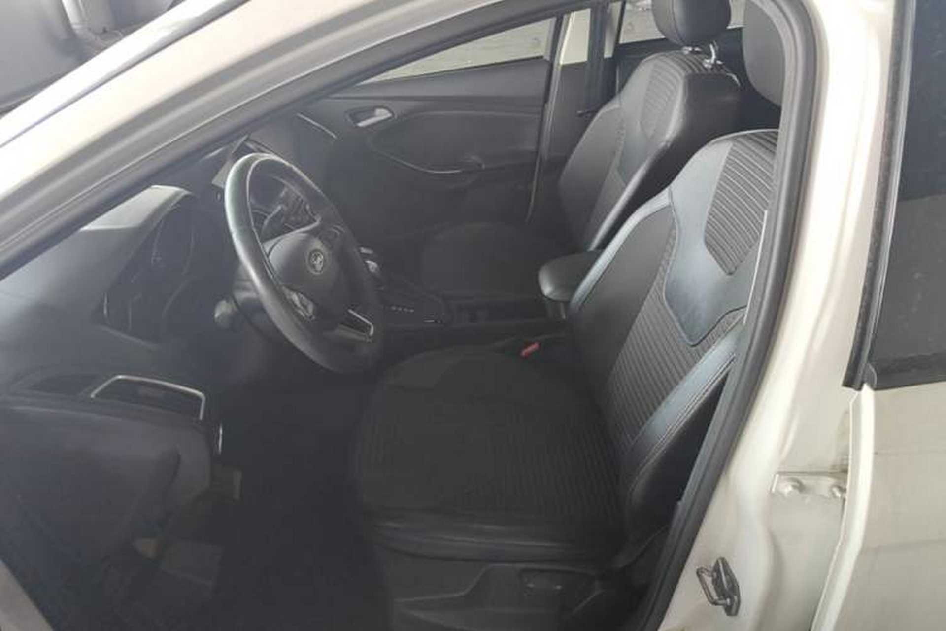 Used Ford Focus 2018 Hatchback Classic 1.6L Automatic Trendy SmartDrive Edition Left Front Seat