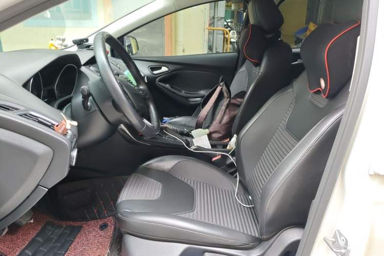 Used Ford Focus 2018 Hatchback Classic 1.6L Automatic Trendy SmartDrive Edition Left Front Seat