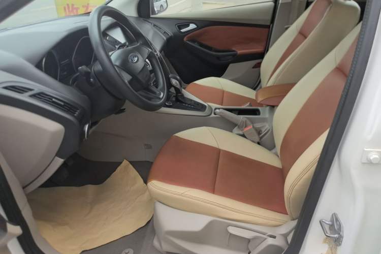 Used Ford Focus 2018 Sedan Classic 1.6L Automatic Comfort Plus Smart Drive Version Left Front Seat