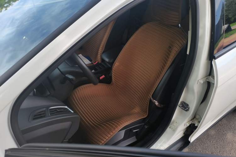 Used Ford Focus 2018 Sedan Classic 1.6L Manual Fashion Edition SmartDrive Version Left Front Seat