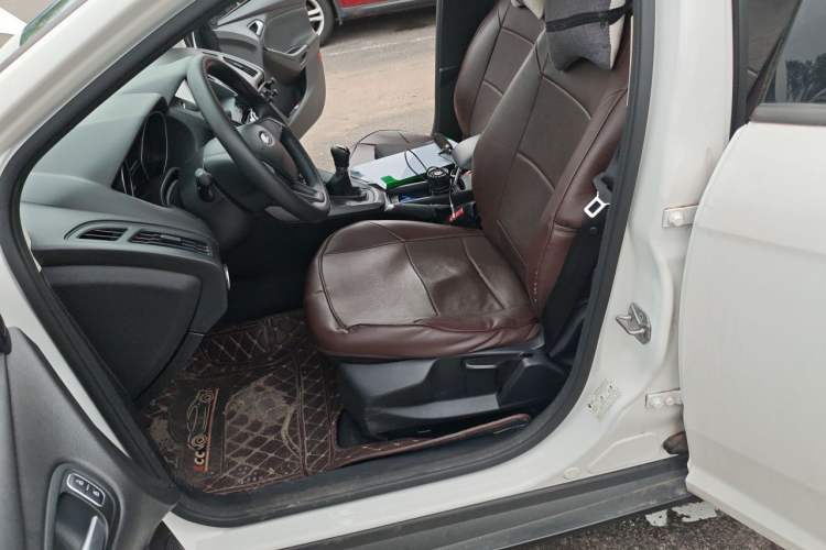 Used Ford Focus 2018 Hatchback Classic 1.6L Manual Comfort Plus SmartDrive Edition Left Front Seat